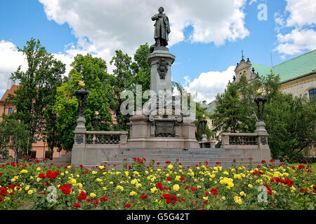 Monumento al poeta polacco Adam Mickiewicz di Varsavia Foto Stock