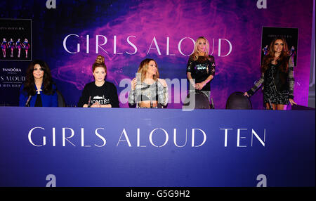 (Da sinistra a destra) Cheryl Cole, Nicola Roberts, Kimberley Walsh, Sarah Harding e Nadine Coyle della girl band Girls Aloud ad una conferenza stampa presso il Corinthian Hotel di Londra per annunciare si riuniranno per un tour il prossimo anno. Foto Stock