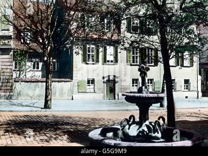 Haus von Friedrich Schiller. Friedrich Schiller House. città, street, ciottoli, fontana, un albero interno della città, architettura, poesia, poeta, letteratura, Europa, Germania, storia, storico, 1910S, 1920s, xx secolo, archivio, Carl Simon, Foto Stock