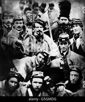 1863 : i soldati confederati posano per la macchina fotografica nei primi giorni della guerra civile americana fra gli stati del sud e il nord unionista. Foto Stock