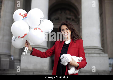 Lancio di Argos Toy Exchange. I bambini e i giovani più svantaggiati. Foto Stock