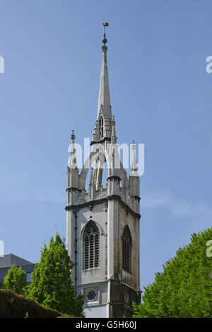 St Dunstan in Oriente, chiesa della città di Londra. La guglia di ago con archi rampanti. Foto Stock