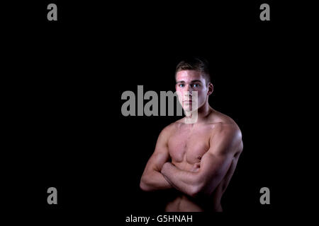 Nick Blackwell si pone per le foto dopo la conferenza stampa al Grosvenor Hotel, Londra. Foto Stock