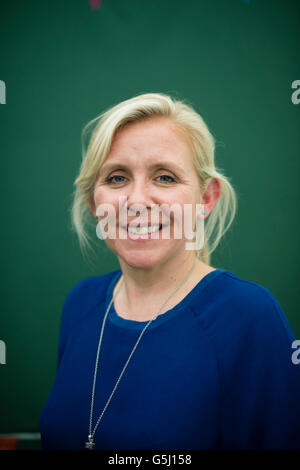 Lucy Hawking, FRSA , giornalista inglese e romanziere. La figlia del fisico teorico Stephen Hawking e scrittrice Jane Wilde Hawking, autore di 'George e il Blue Moon". La Hay Festival della letteratura e delle arti, Hay on Wye, Powys, Wales UK, Giugno 03 2016 Foto Stock