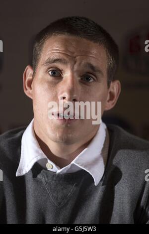 Liam Walsh durante la conferenza stampa al Grosvenor Hotel, Londra. Foto Stock