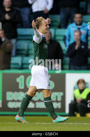 Hibernian's Leigh Griffiths celebra il punteggio durante la partita della Clydesdale Bank Scottish Premier League a Easter Road, Edimburgo. Foto Stock