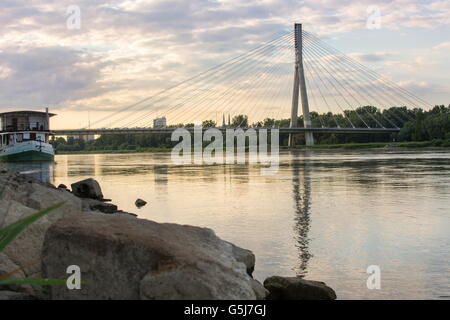 Santa Croce ponte sul fiume Vistola in Varsavia Polonia, Eurpoe Foto Stock
