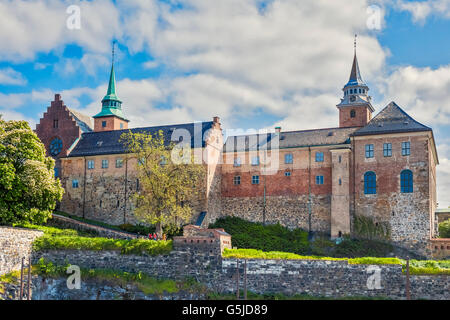 La Fortezza di Akershus visto dal mare Oslo Norvegia Foto Stock