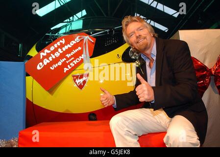 Branson inclinazione del treno arriva Foto Stock