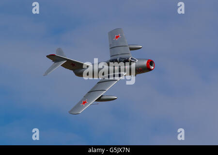 Mikoyan-GurevichMiG-15UTI Red 18, Yorkshire Air Show 2015, Foto Stock