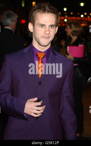 L'attore Dominic Monaghan che suona 'Merry' arriva alla piazza Odeon Leicester a Londra, per la prima mondiale di Lord of the Rings: La Fellowship del Ring. Foto Stock