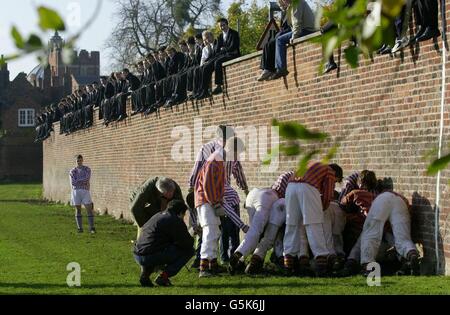 Eton Wall Game il principe Harry Foto Stock