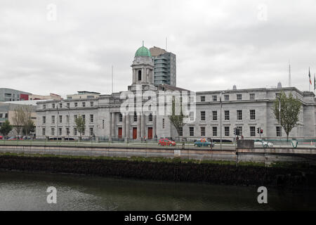 Cork City Council, Municipio Albert Quay e del fiume Lee, città di Cork, nella contea di Cork, Irlanda (Eire). Foto Stock