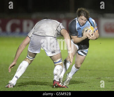 Rugby Union - RaboDirect PRO12 - Glasgow Warriors / Leinster - Scotstoun Stadium. Il Finlay Gillies dei Warriors di Glasgow (a destra) è affrontato dal Devin toner di Leinster durante il RaboDirect PRO12 allo Scotstoun Stadium di Glasgow. Foto Stock