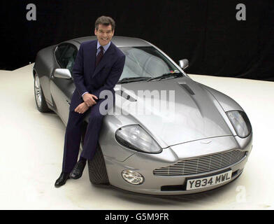 Bond 20 photocall al Pinewood Studios Foto Stock