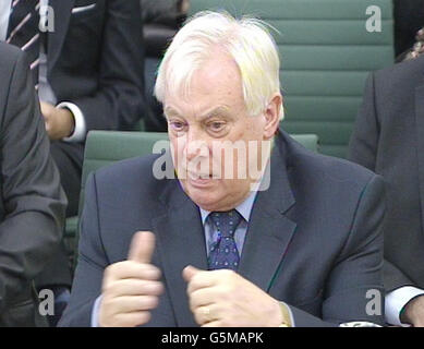 Il presidente della BBC Trust Lord Patten fornisce prove al Commons Culture, Media and Sport Commons Committee, a Portcullis House, Londra. Foto Stock