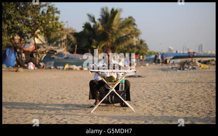 Foto d'archivio di Chowpatty Beach a Mumbai PRESS ASSOCIATION foto. Data immagine: Sabato 30 2012 novembre. Vedere la storia di PA. Il credito fotografico dovrebbe essere: Stefan Rousseau/PA Foto Stock