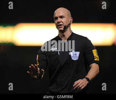 Calcio - Barclays Premier League - Norwich City / Manchester United - Carrow Road. Anthony Taylor, arbitro Foto Stock