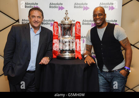 Radio assoluto RnR Football Lads notte - Wembley Stadium Foto Stock