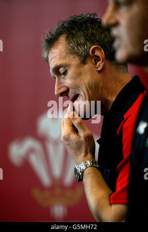 Rugby Union - Wales Media Activity - vale Resort. Il coach del Galles Robert Howley durante la conferenza stampa al vale of Glamorgan Hotel, Hensol. Foto Stock