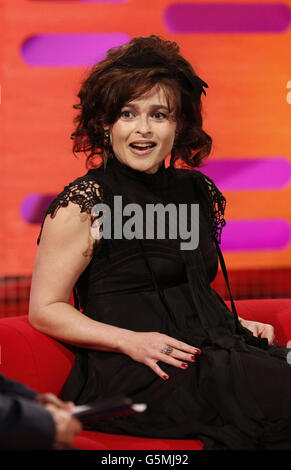 Helena Bonham carter durante le riprese del Graham Norton Show presso i London Studios, a sud di Londra, per essere trasmesso su BBC One venerdì sera. Foto Stock