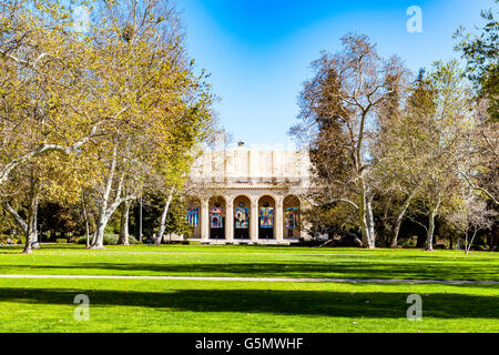 Marston quadrangolo e ponti Auditorium presso il Pomona College parte della Claremont Colleges in California Foto Stock