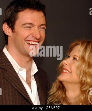 L'attore australiano Hugh Jackman e l'attrice statunitense Meg Ryan durante una fotocellula al Dorchester Hotel di Londra per promuovere il loro nuovo film Kate & Leopold. Foto Stock