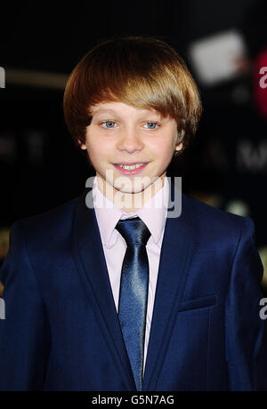 Daniel Huttlestone arriva alla prima di Les Miserables all'Empire Leicester Square, Londra, Regno Unito Foto Stock