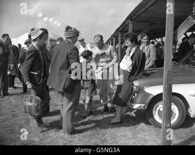 Sport - British racing driver Stirling Moss - circuito di Goodwood - Sussex Foto Stock