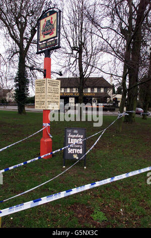 Il pub Good Companions a Hamsey Green, South Croydon. Due uomini sono morti nella notte di sabato 9 febbraio 2002 dopo aver subito ferite da sparo mentre un terzo uomo ha subito ferite da pugno durante una lotta al pub. * l'attacco seguì un'alterazione all'inizio del giorno tra due gruppi di uomini al pub White Lion di Warlingham, Surrey. Le identità delle vittime non saranno rivelate fino a quando il prossimo di parente non sarà informato. Foto Stock