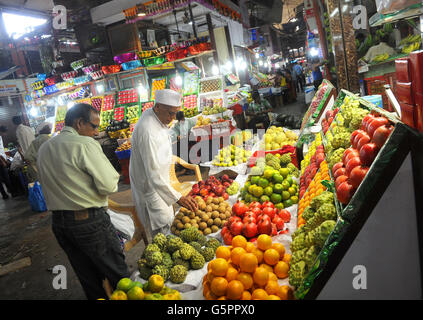 Vista generale del mercato di Crawford a Mumbai, India Foto Stock