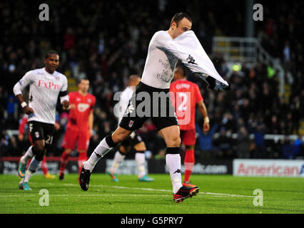 Calcio - Barclays Premier League - Fulham / Southampton - Craven Cottage. Il Dimitar Berbatov di Fulham festeggia il primo gol durante la partita della Barclays Premier League al Craven Cottage di Londra. Foto Stock