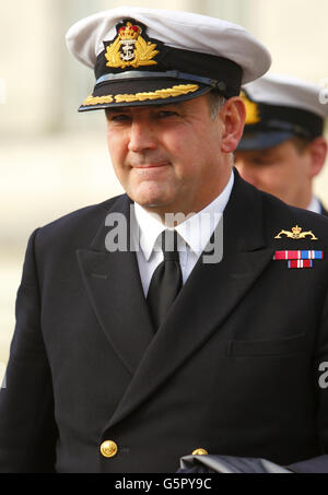 Il comandante della Marina reale Iain Breckenridge lascia oggi una conquista a Southampton dopo aver dato prova della morte di Lt CDR Ian Molyneux. Fu il comandante del sottomarino più avanzato della Marina, HMS astute, quando Seaman Ryan Donovan riuscì a sparare Lt CDR Molyneux e lo uccise a bordo della nave durante una visita in città nell'aprile 2011. Foto Stock