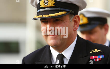 Il comandante della Marina reale Iain Breckenridge lascia oggi una conquista a Southampton dopo aver dato prova della morte di Lt CDR Ian Molyneux. Fu il comandante del sottomarino più avanzato della Marina, HMS astute, quando Seaman Ryan Donovan riuscì a sparare Lt CDR Molyneux e lo uccise a bordo della nave durante una visita in città nell'aprile 2011. Foto Stock