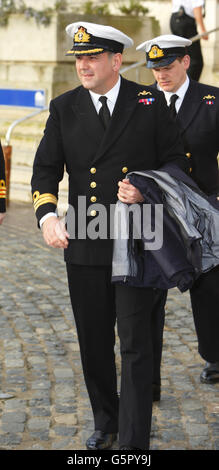 Il comandante della Marina reale Iain Breckenridge lascia oggi una conquista a Southampton dopo aver dato prova della morte di Lt CDR Ian Molyneux. Fu il comandante del sottomarino più avanzato della Marina, HMS astute, quando Seaman Ryan Donovan riuscì a sparare Lt CDR Molyneux e lo uccise a bordo della nave durante una visita in città nell'aprile 2011. Foto Stock