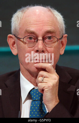 Il presidente del Consiglio europeo Herman van Rompuy, durante una conferenza stampa nel Castello di Dublino, mentre l'Irlanda inizia il suo semestre di presidenza dell'UE, il Castello di Dublino. Foto Stock