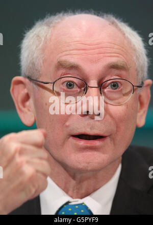 Presidente del Consiglio europeo Herman van Rompuy, durante una conferenza stampa nel Castello di Dublino, mentre l'Irlanda inizia il suo semestre di presidenza dell'UE. Foto Stock