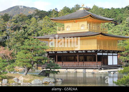 Il Padiglione Dorato (Kinkakuji) a Kyoto, Giappone Foto Stock