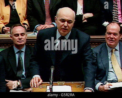 Leader dell'opposizione Iain Duncan Smith durante il tempo delle interrogazioni del primo Ministro alla Camera dei Comuni, Westminster. Foto Stock