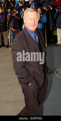 Il presentatore della TV Chris Tarrant arriva per i Mirror Pride of Britain Awards, all'Hilton Hotel a Park Lane, Londra Foto Stock