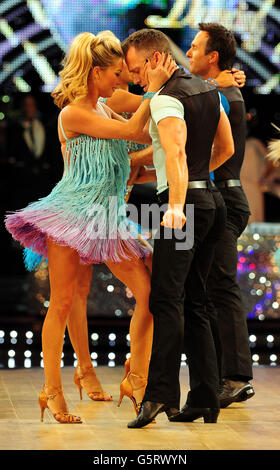 Denise Van Outen e James Jordan durante una fotocellula per il Strictly come Dancing-Live Tour alla NIA, Birmingham. Strictly come Dancing Live Tour arriva a Birmingham venerdì 18 gennaio per la prima notte del tour del Regno Unito 2013. Foto Stock