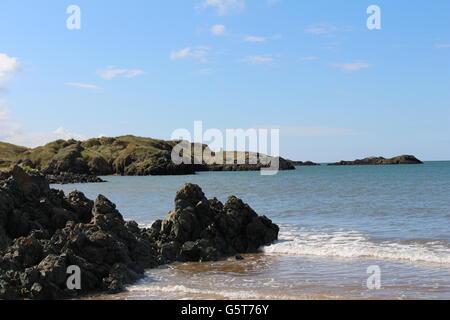 Sulla costa dell Isola di Llanddwyn, Newborough, Anglesey Foto Stock