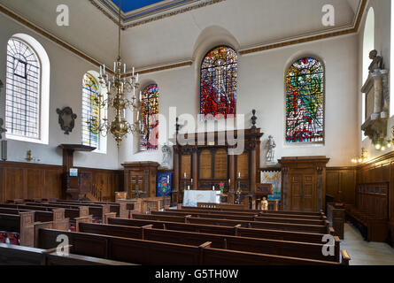 St Michael Paternoster Royal, chiesa della città di Londra; la navata centrale Foto Stock
