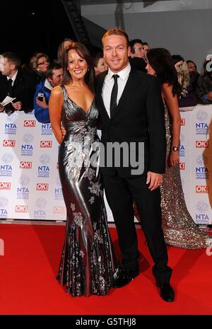 National Television Awards 2013 - Arrivi - Londra. Sir Chris Hoy e sua moglie Sarra arrivano per i National Television Awards 2013 alla O2 Arena di Londra. Foto Stock