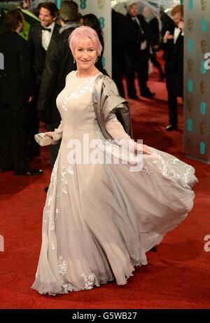 BAFTA Film Awards 2013 - Arrivi - Londra. Helen Mirren arriva per i 2013 British Academy Film Awards alla Royal Opera House di Bow Street, Londra. Foto Stock