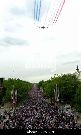 Royalty - Queen Elizabeth II Giubileo d oro Foto Stock
