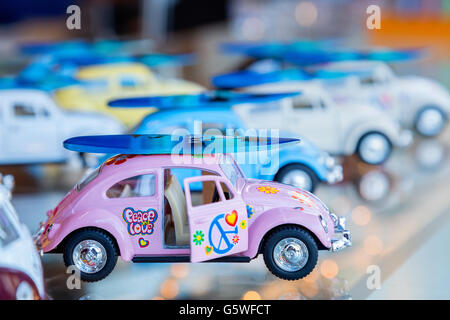 Varie allineati Toy Cars, San Diego, California Foto Stock