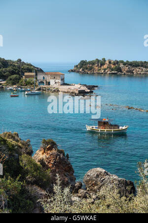 Kardamiyli Harbour, nella parte esterna di Mani, sud del Peloponneso, della Grecia. Foto Stock