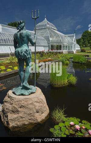 Statua di Nettuno giardino acquatico PHIPPS CONSERVATORIO VITTORIANO (©Signore & BURNHAM 1893) GIARDINO BOTANICO PITTSBURGH PENNSYLVANIA USA Foto Stock