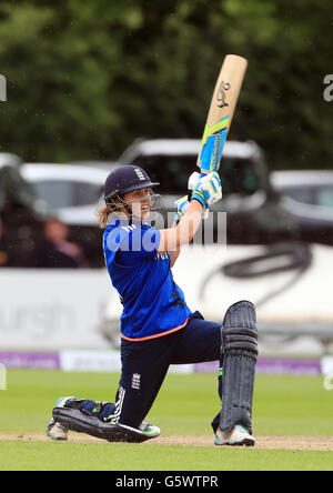 L'Inghilterra del Natalie Sciver batting durante il Royal London una giornata internazionale corrispondono a New Road, Worcester. Foto Stock